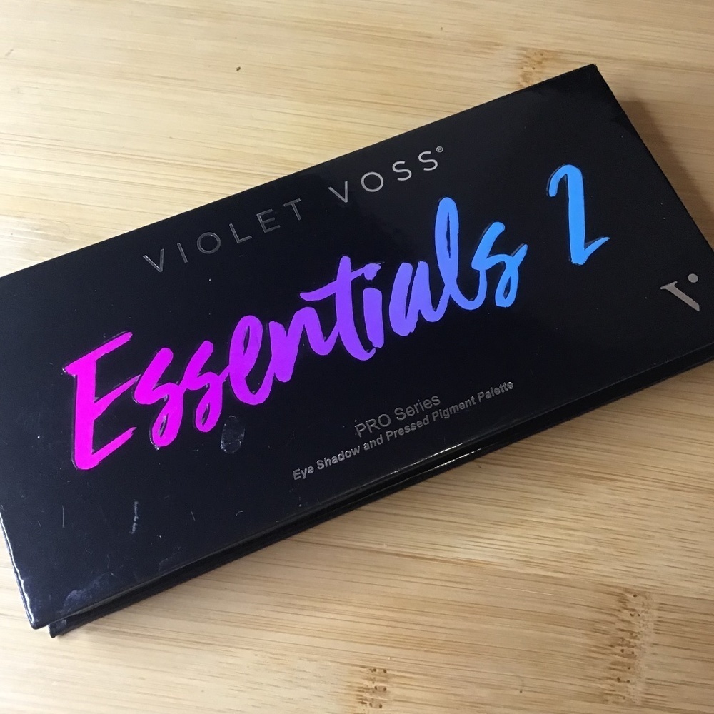 Violet Voss essentials 2 pallet pro series